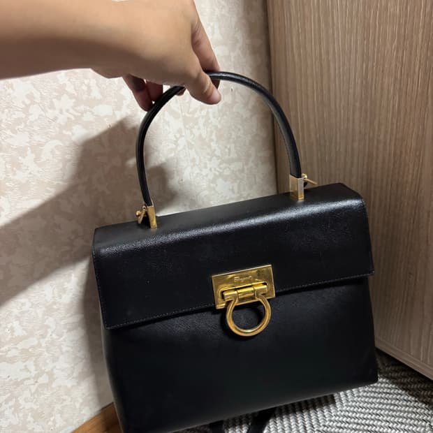 페라가모 사피아노 켈리백