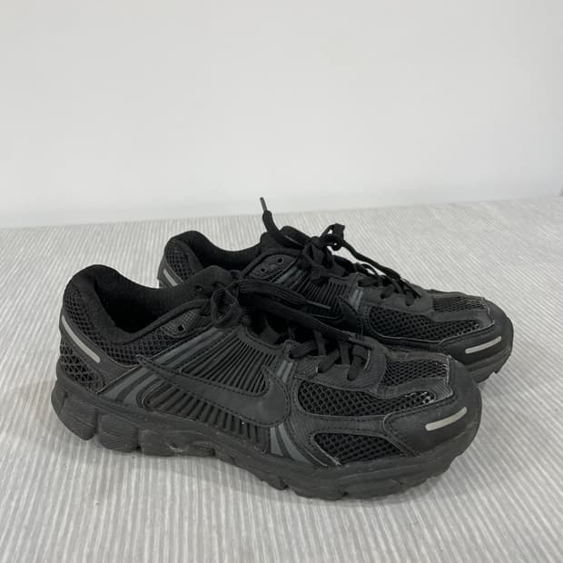 739) 나이키 줌 보메로5 SP 블랙 255mm
