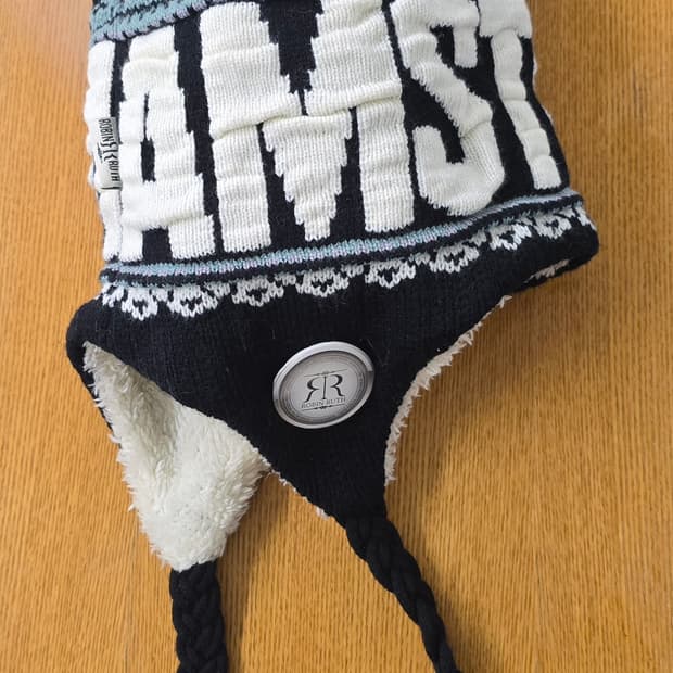 Robin Ruth 로빈루스 암스테르담 방울 모자