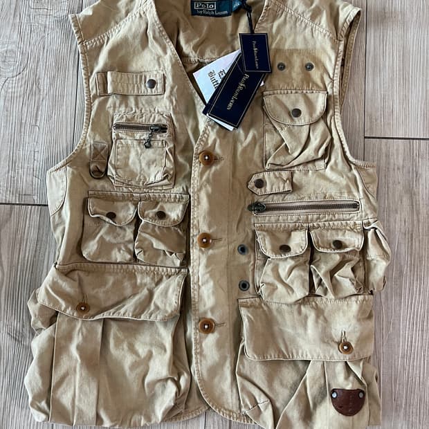 폴로 랄프로렌의 베이지색 헌팅 베스트