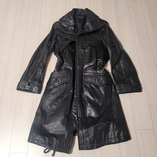 블랙 레더 롱 코트 / 트렌치 무드 롱 재킷
