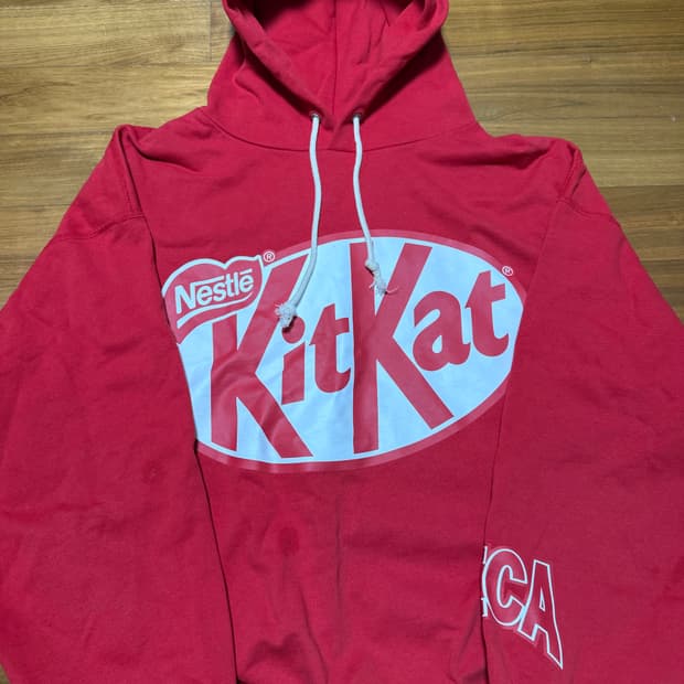 에이카 화이트 키켓 후드티