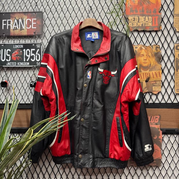 90s 스타터 X 시카고불스 NBA 가죽자켓 후면 빅로고 디테일 레드