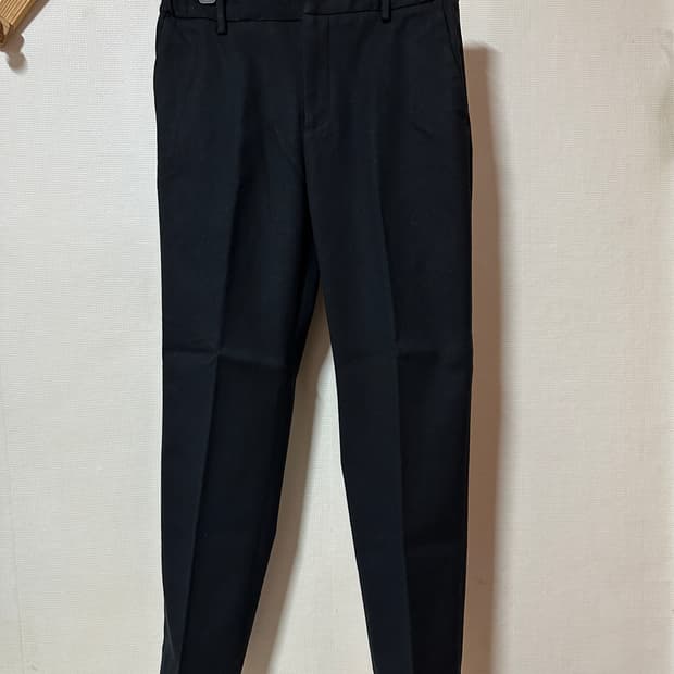 지오다노 브러시드 슬랙스 30사이즈 블랙 색상 