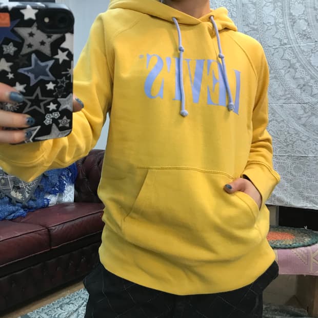 리바이스 여성 빅로고 프린팅 후드티 