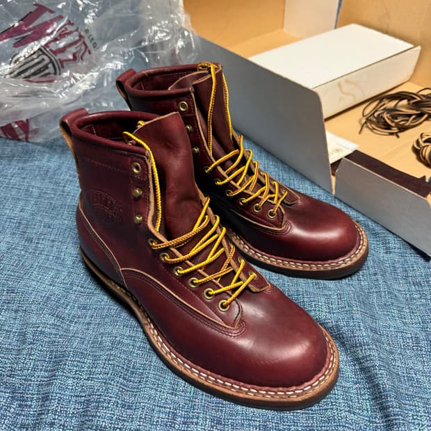 화이츠부츠 스모크점퍼 버건디 크롬악셀 255 (새제품)