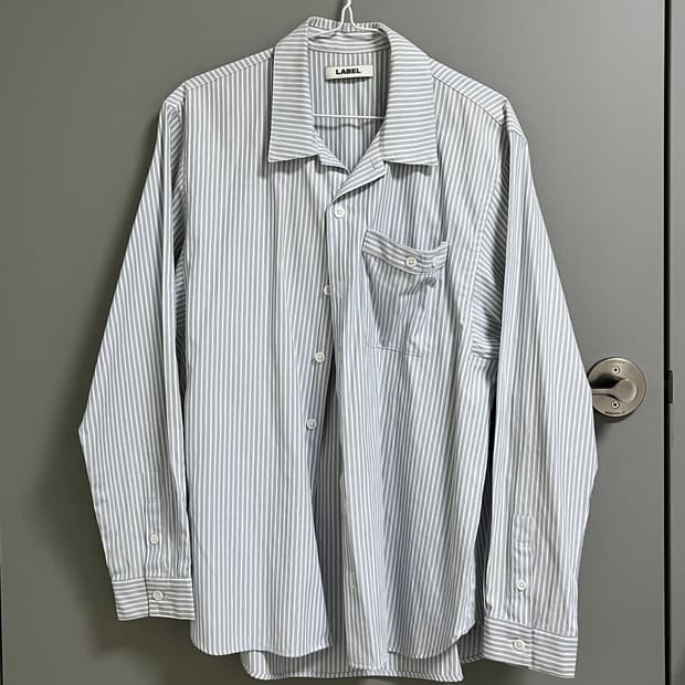 라벨 아카이브 스트라이프 긴팔 셔츠