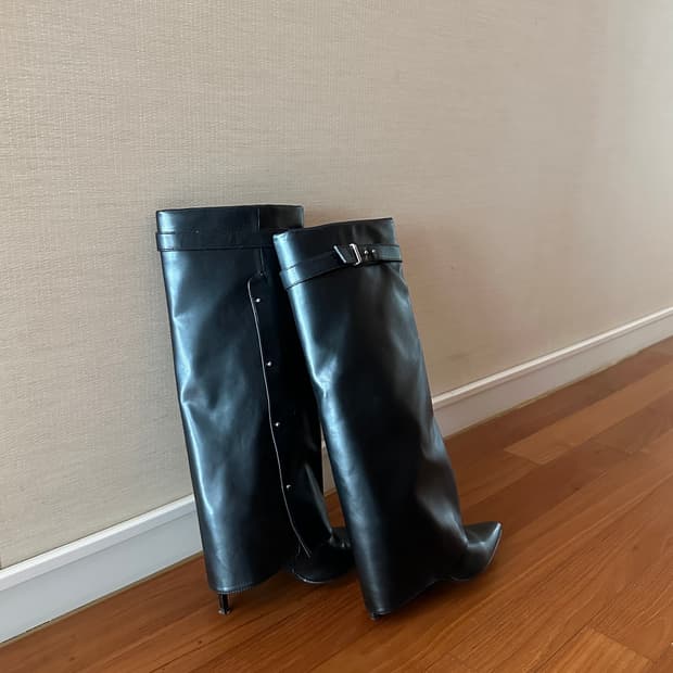 leather fold over long boots UK4