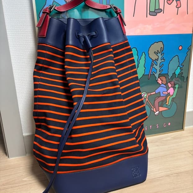 로에베 숄더백 거의 새상품