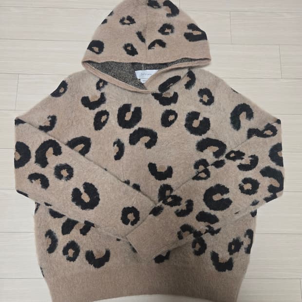 델라라나 Della Lana 모헤어 후드 탑