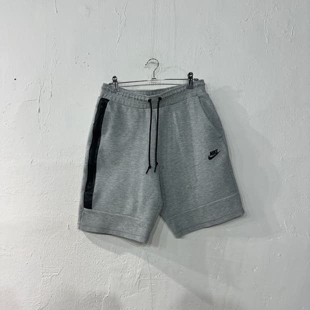 나이키 테크팩 반바지 M
