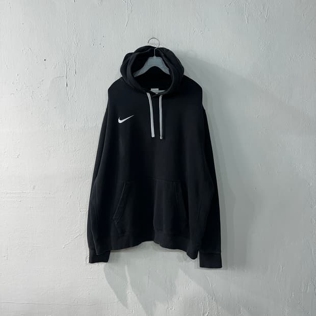 나이키 검흰 후드티 110