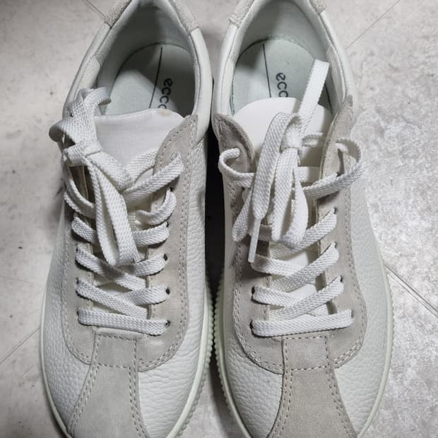 에코 여성 스니커즈 