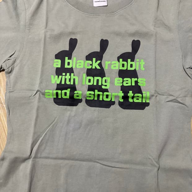 러브이즈투르 vs 3 rabbit tee green