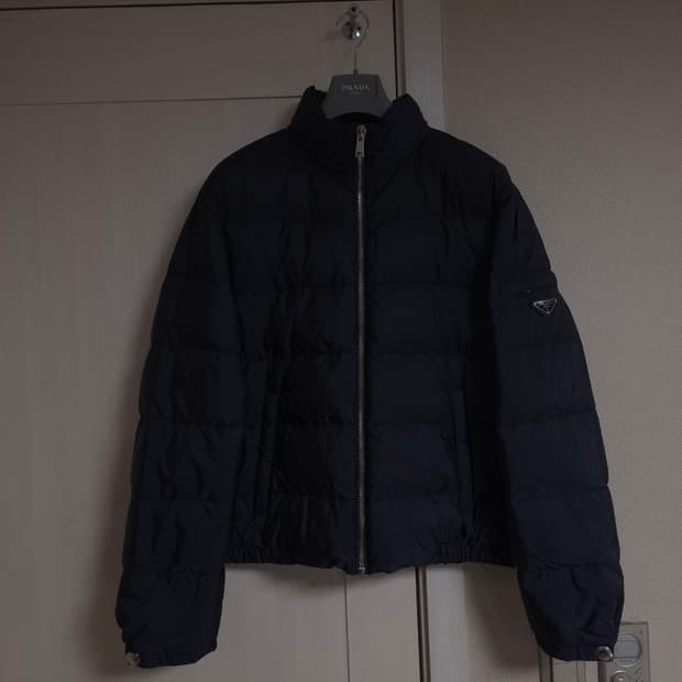 [54] 프라다 리나일론 패딩 다크 네이비(SGB112)