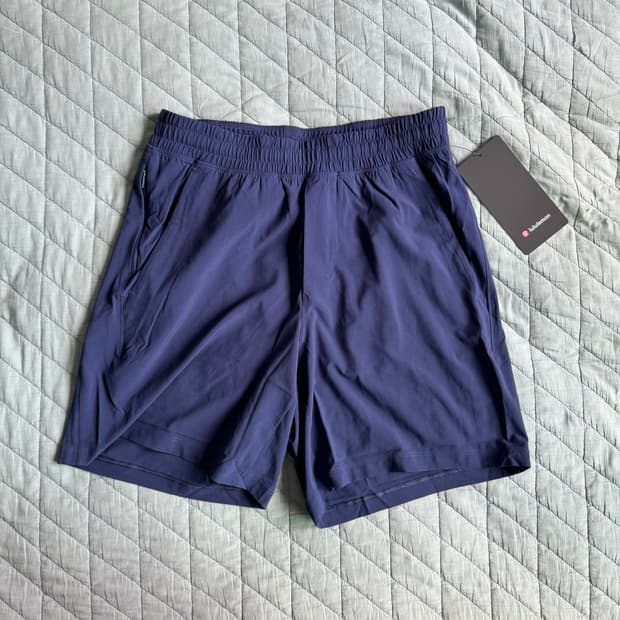 룰루레몬 페이스 브레이커 7인치 라이너리스 s 새상품 판매합니다.