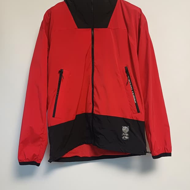 데상트 F-360 기능성 빅로고 바람막이 (정품/상태최상)