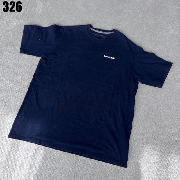 파타고니아 네이비 반팔 