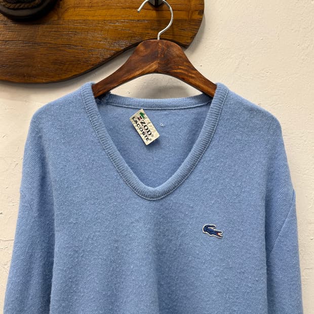 M) 7-80s Lacoste Light Blue V-neck Knit 