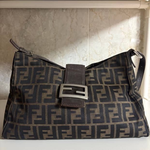 펜디 빅주카 숄더백