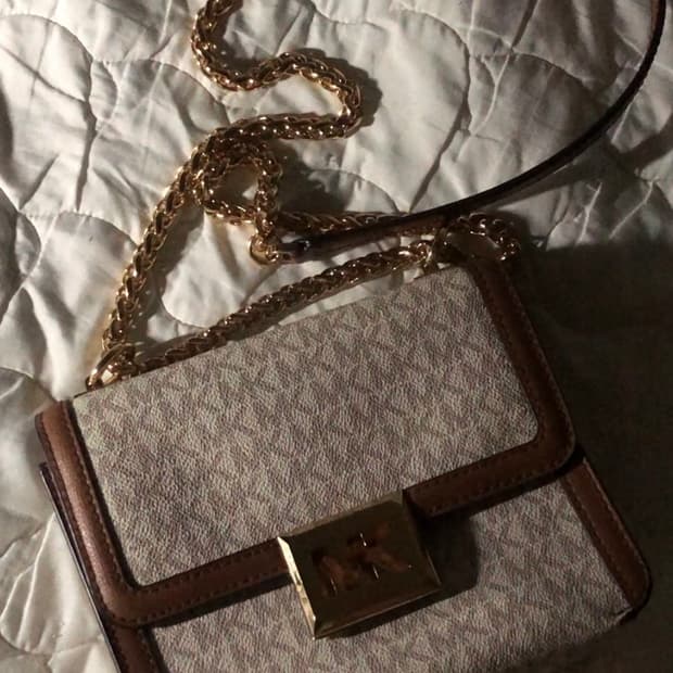 MICHAEL KORS 숄더 백 판매