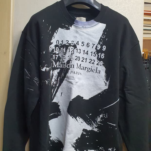 마르지엘라 맨투맨 