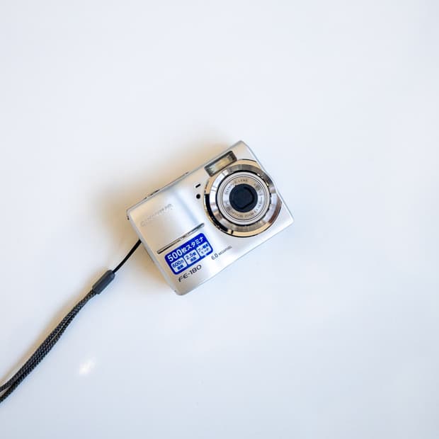 Olympus FE-180 / 빈티지 디지털 카메라