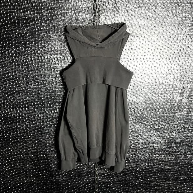 Rani 후드 슬리브리스