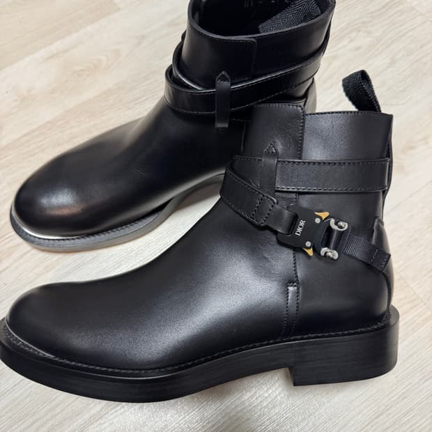 디올 남자 버클 앵클부츠 260사이즈 (40)