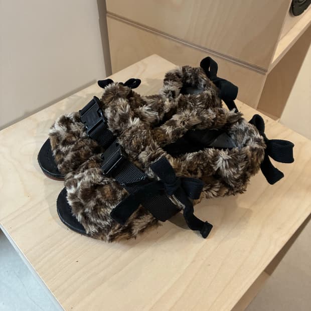 tao 타오 꼼데가르송 퍼 샌들