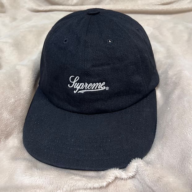 슈프림 6패널 스크립트 볼캡 24SS