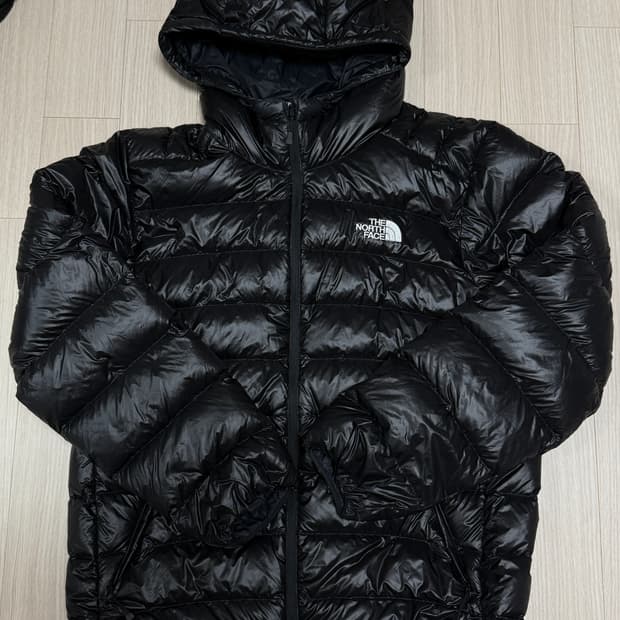 노스페이스 경량패딩 m