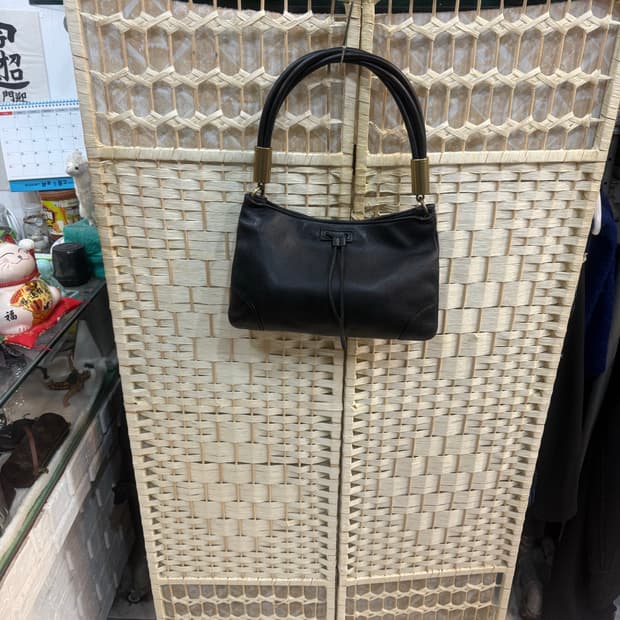 정품 구찌 레더 쇼퍼백 팝니다