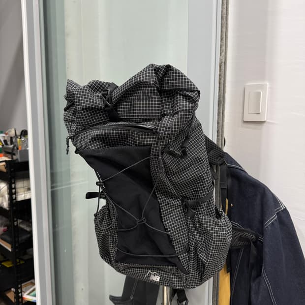 케일 뉴발란스 콜라보 백팩 30L입니다