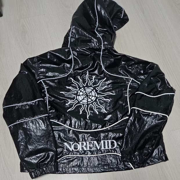 M) Belvet Heat Reactive Nylon Jacket | 후루츠패밀리