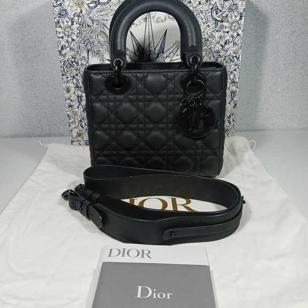디올 레이디백 매트블랙 스몰 M0538SLOI