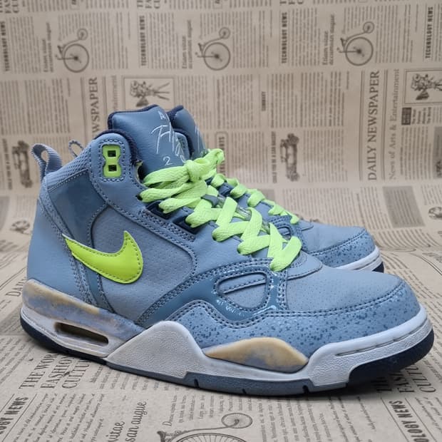 나이키 플라이트 레거시2 미드 240