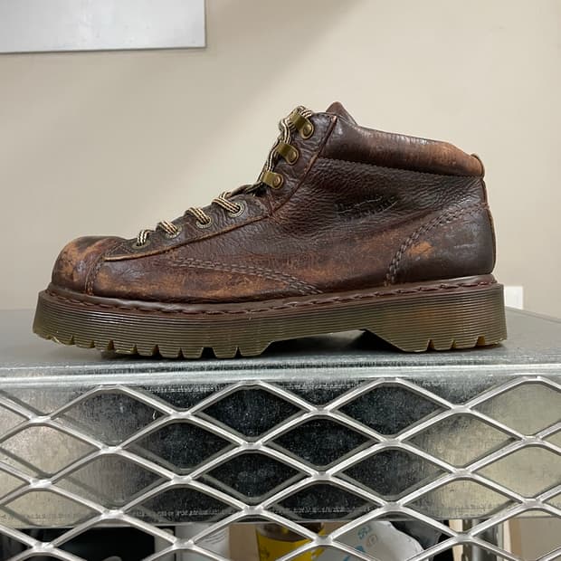 닥터마틴 8287 레더 부츠 브라운 uk10 (gr-4147)