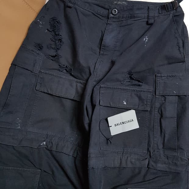 발렌시아가 디스트로이드 립스탑 라지 카고 팬츠 블랙