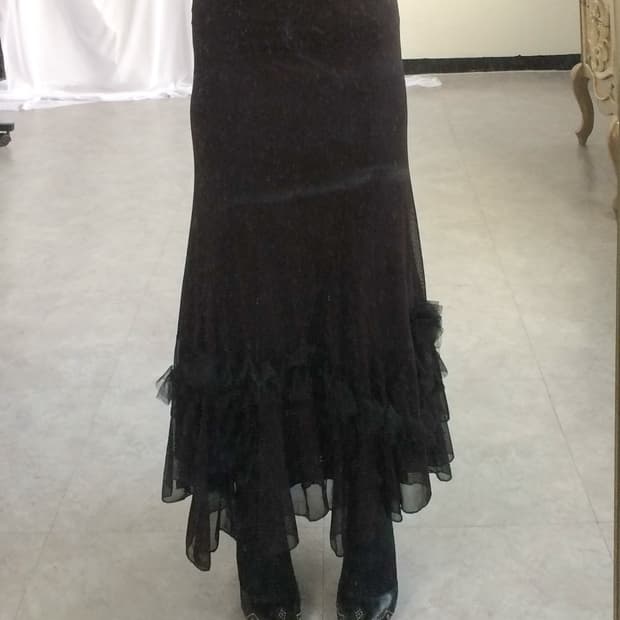 Frill unbalanced long skirt