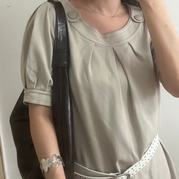 빈티지 왕단추 퍼프소매 미니 원피스