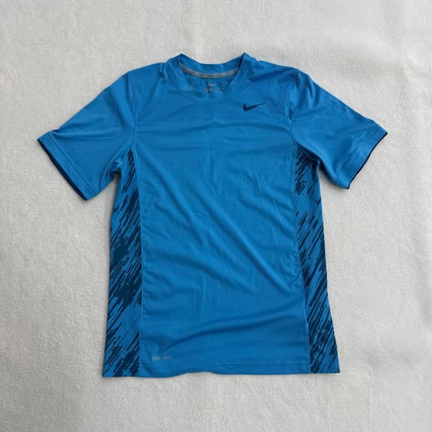 95 나이키 드라이핏 그래픽 반팔 티셔츠 0311T