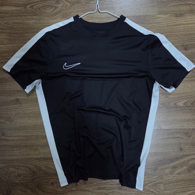 나이키 드라이핏 반팔 티셔츠