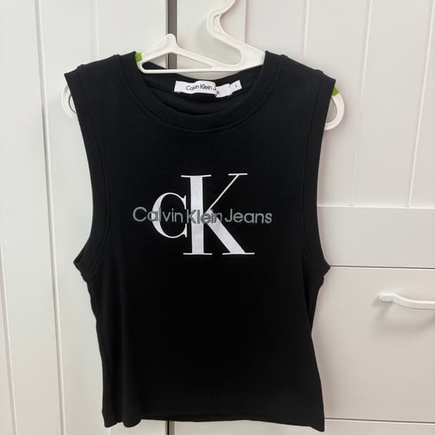 캘빈클라인 진 여성 크롭 나시 슬리브리스