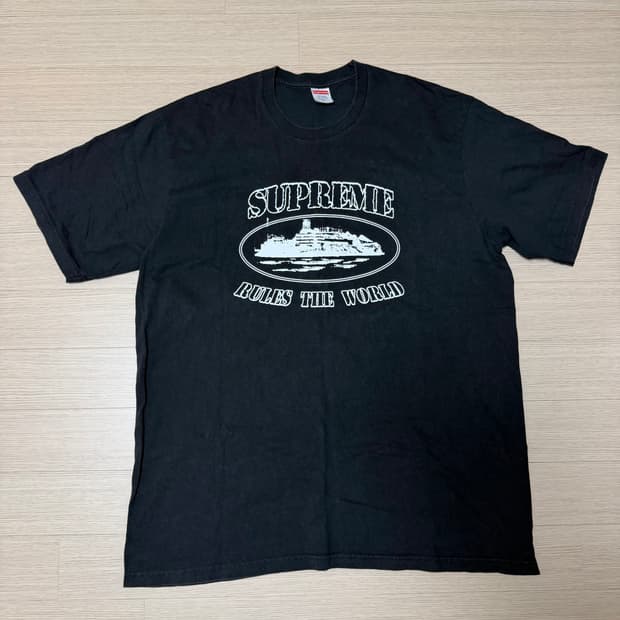 슈프림 x 코르테이즈 룰즈 더 월드 티셔츠 블랙 XL