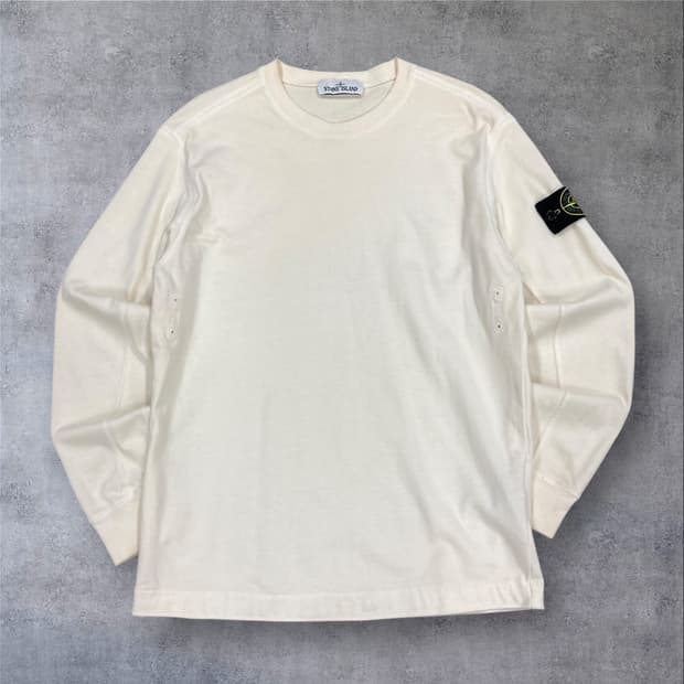 스톤 아일랜드 아이보리 컬러 와펜 롱 슬리브