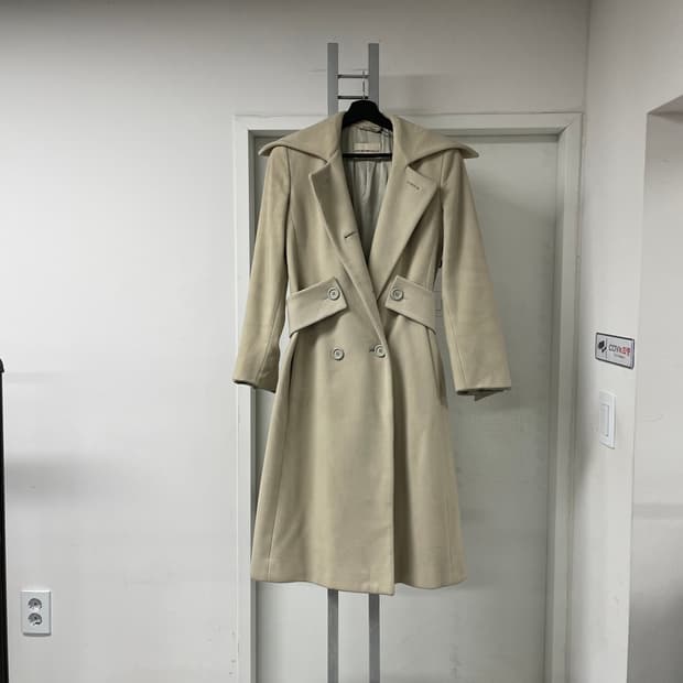 엠포리오아르마니 아이보리 코트 38(W)