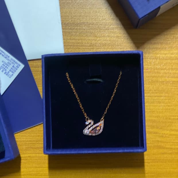 스와로브스키 핑크스완 로즈골드 목걸이