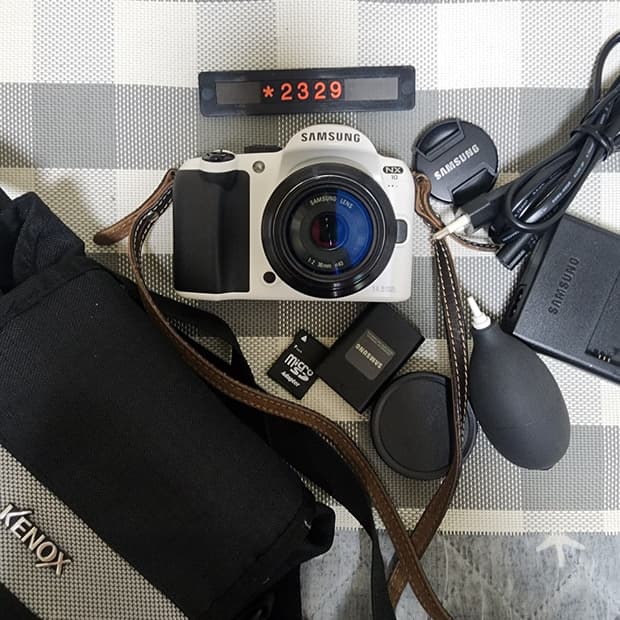 삼성 NX 10 디지털카메라 화이트바디 가방세트
