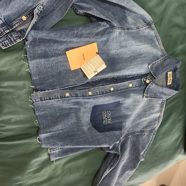 미우미우 셔스M (여성)